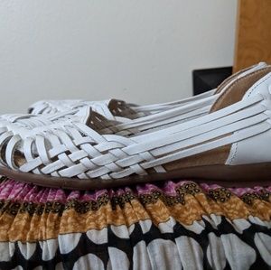 White Leather Naturalizer Sandals